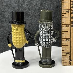 Vintage Planters Nuts Mr Peanut Salt & Pepper Shakers Hard Plastic Collectible